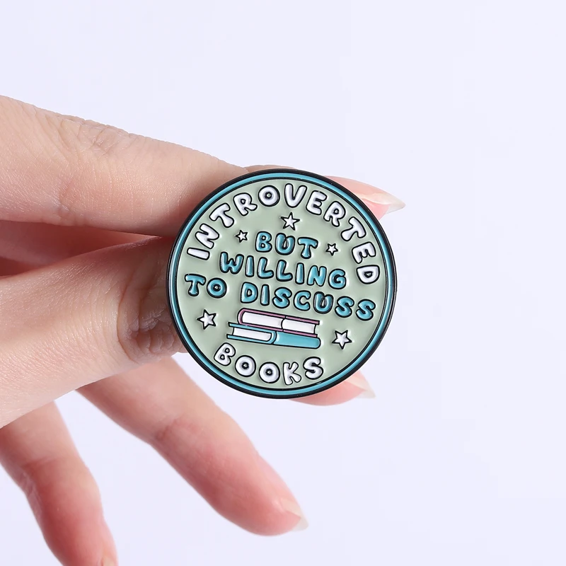 الحذر الانطوائي علامة المينا دبابيس الانطوائي ولكن استعداد لمناقشة الكتب دبابيس شارة التلبيب مجوهرات هدية للأصدقاء #6