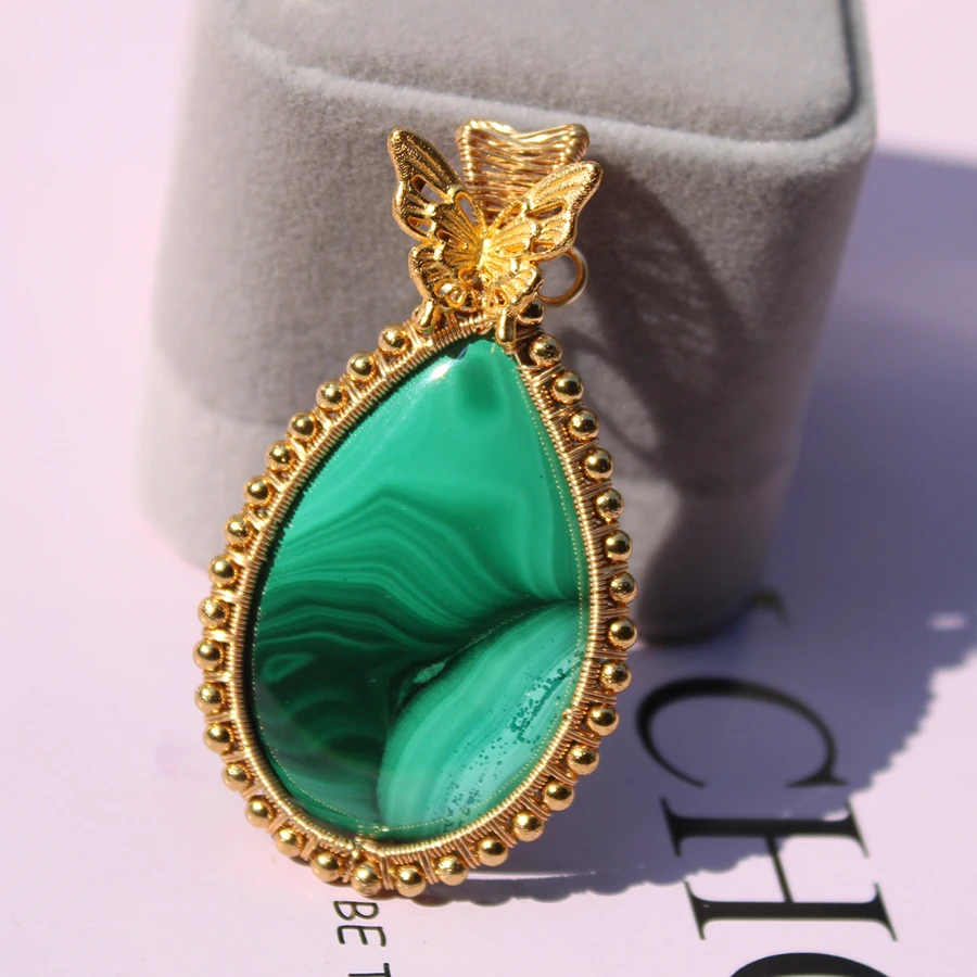

Handmade Gold Plated Copper Line Wraped Natural Green Malachite Waterdrops Necklace Pendant For Gift