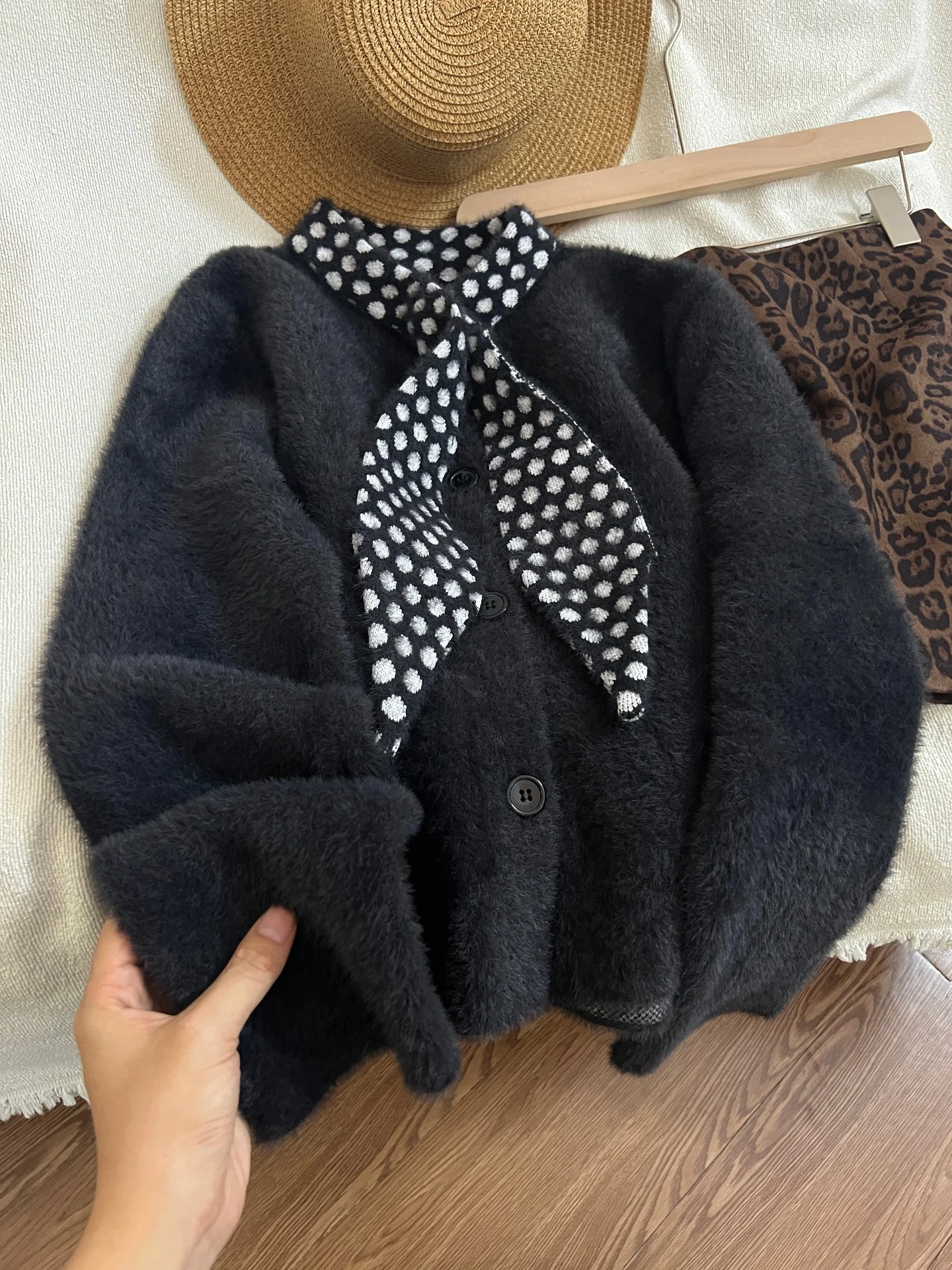 

Женские черные толстые теплые кардиганы с завязками, осенне-зимнее пушистое термовязаное пальто, однобортное свободное повседневное пальто