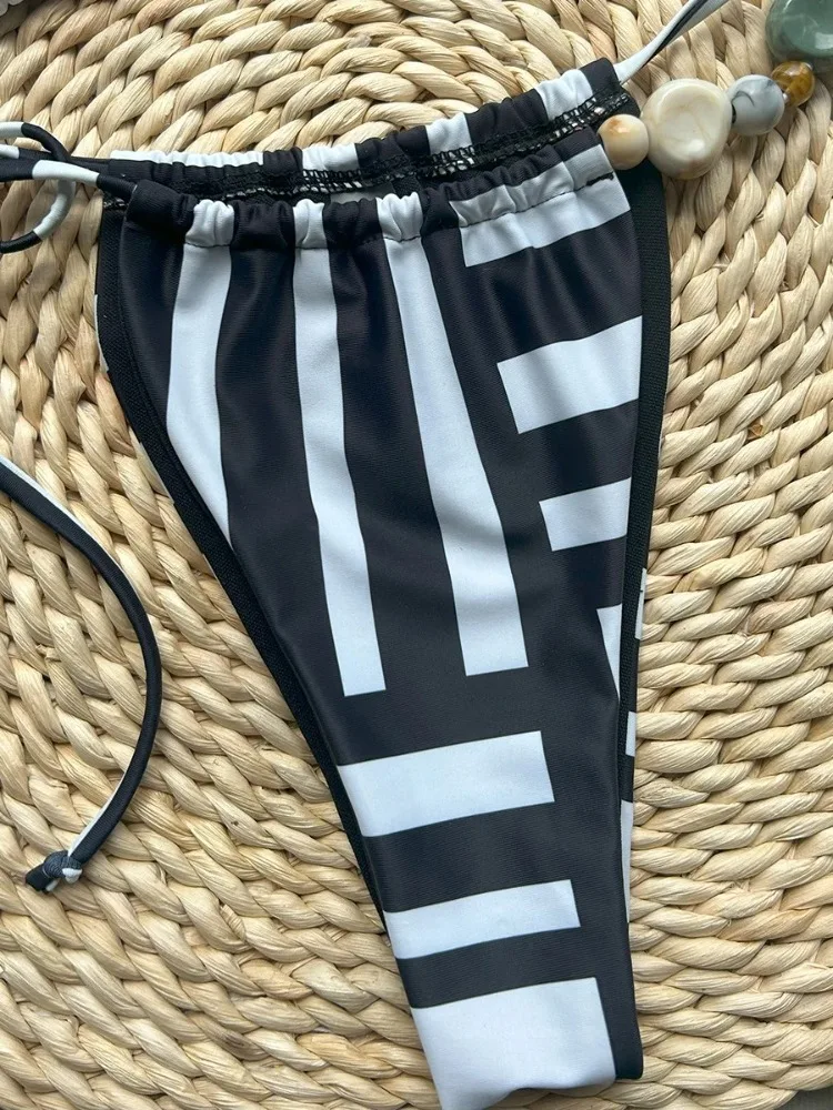 Sexy zwart wit gestreepte micro bikini set voor dames 2025, nieuwe push-up kraal string riem geplooide string vakantie badmode