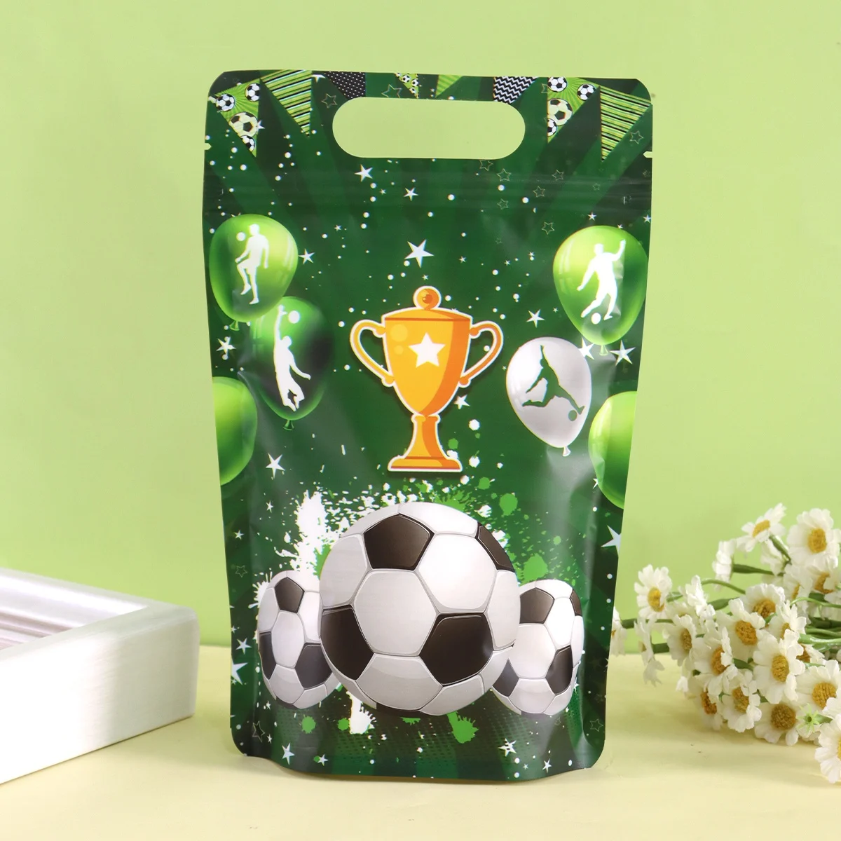 10/20 Stück Standbeutel mit Fußball-Motiv, Fußball-Keksbeutel, Partytüten für Fans, Dekoration für den 1. Geburtstag, Sportzubehör – Detail 1