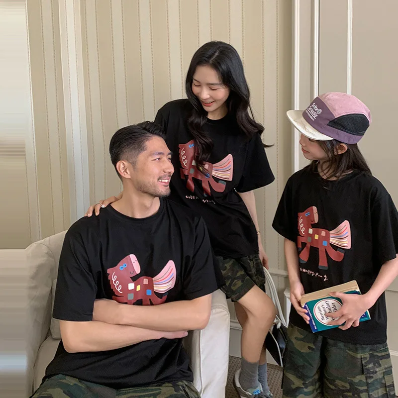 2026 Year of The Horse Family Matching Outfits Summer Short Sleeve Tees for Parent-Child Casual Tops Mommy & Me Daddy & Son Sets