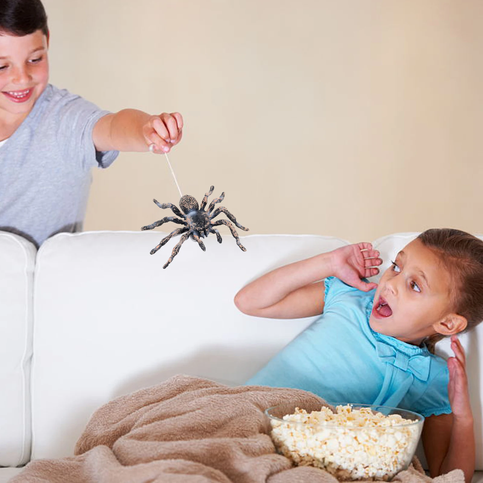 Realistic Giant Spider Toys Artificial Spiders Halloween Decorations Prank Props Funny Halloween Collection Decors For Kids Gift