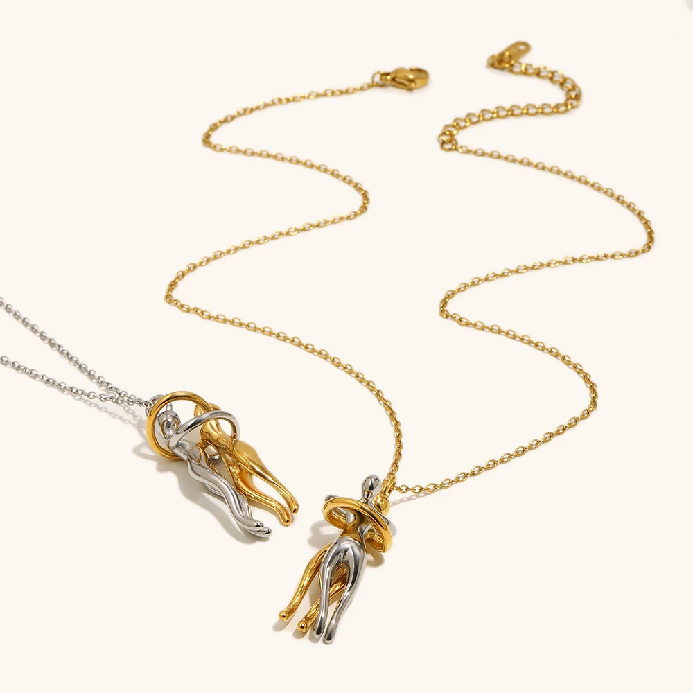 La. Muses Mixed Color Couple Hug Pendant Stainless Steel Women\'s Necklace Romantic Fashion Jewelry Commemorative Gifts