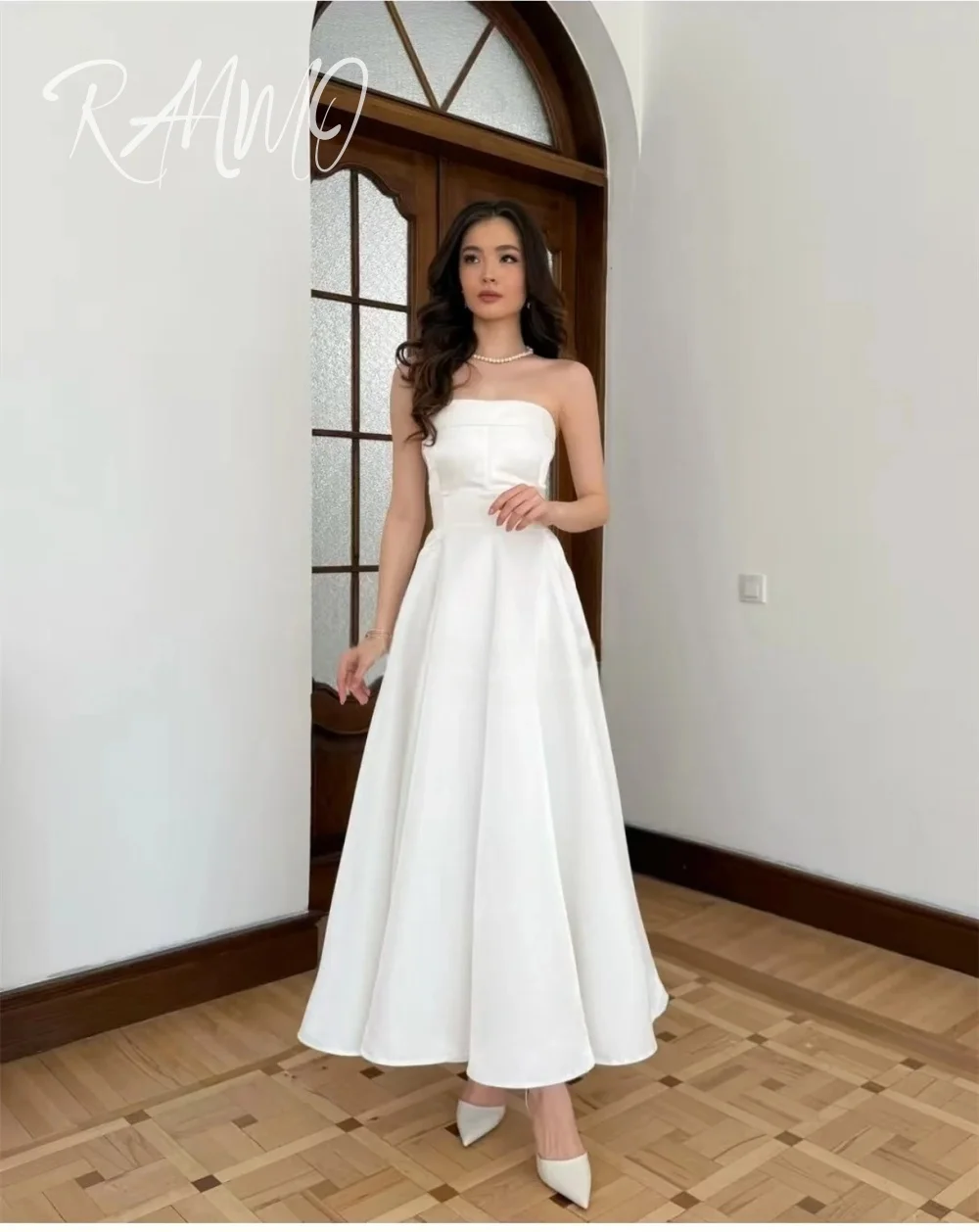 فستان زفاف Ranmo مخصص بسيط بدون حمالات من الساتان على شكل حرف A بدون أكمام وأربطة من الخلف بطول الكاحل ذيل محكمة فستان زفاف 2025