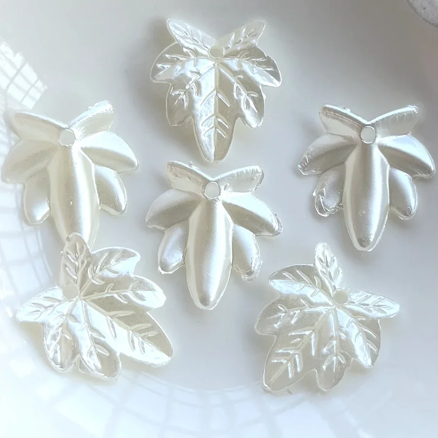 Acrylic Beads 20pcs Ivory White Maple Leaf Beads Imitation Pearls Leaf Pendants Charm Beads For Jewelry Making DIY Accessories