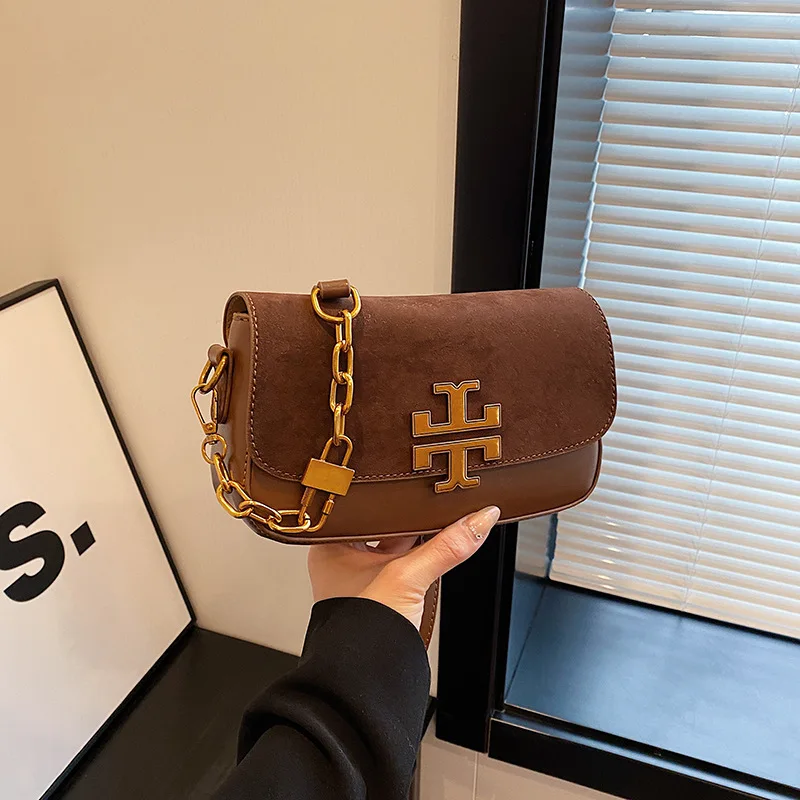 

2025 Новая сумка через плечо из искусственной кожи и замши с ремешком-цепочкой — маленькая квадратная сумка через плечо с замком, легкая дизайнерская сумка, женская мода