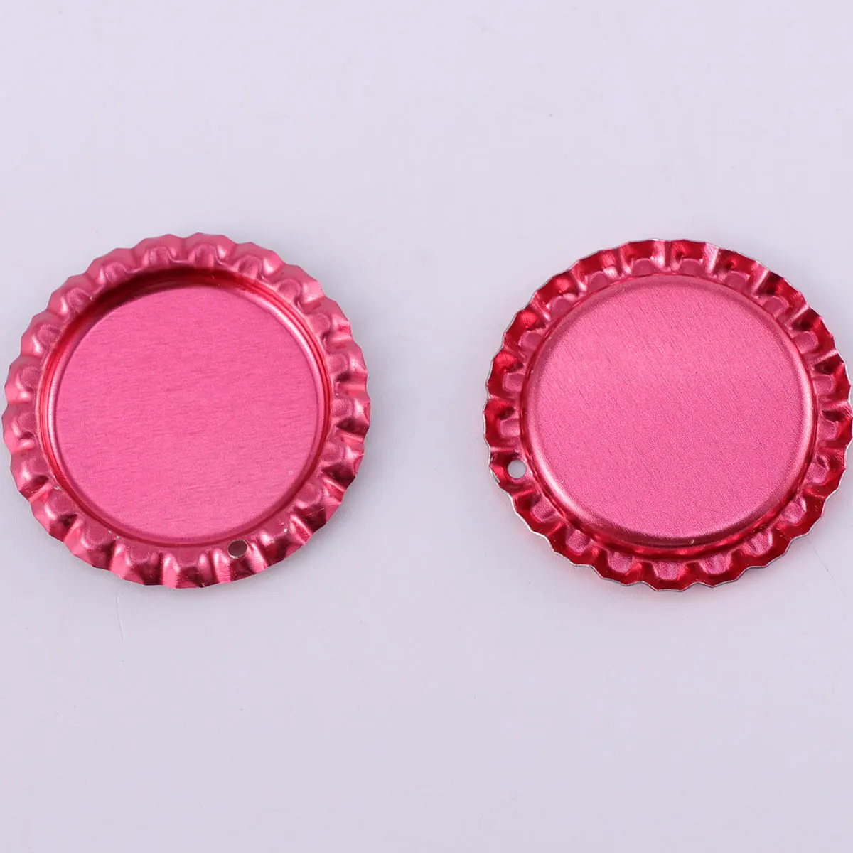 

50pcs Beer Bottle Cap Bottom Holder Flattened Photo Pendant Craft Jewelry Making Kit DIY Decoration Accessory For Bracelet