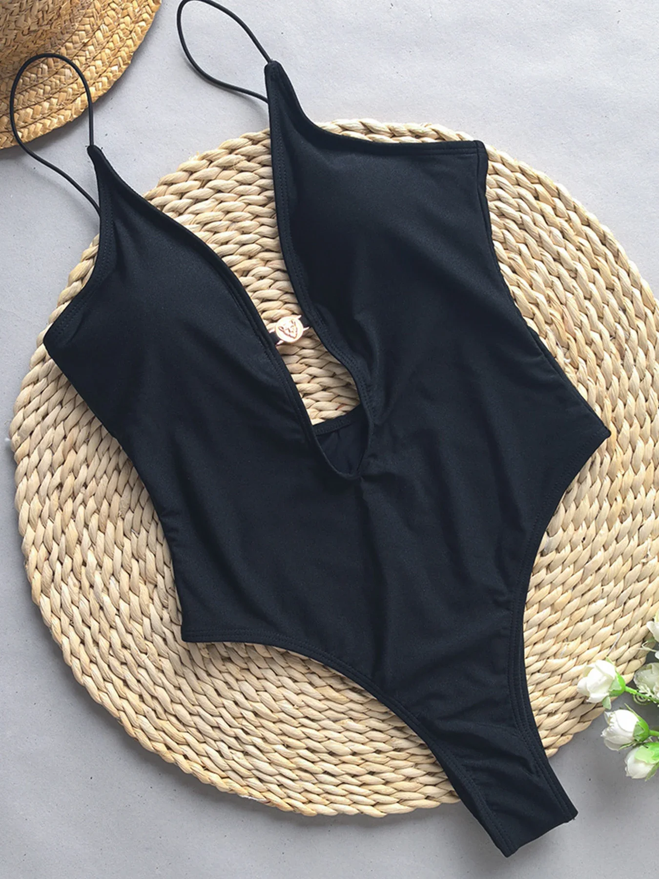 2025 جديد مثير العميق الخامس الرقبة قطعة واحدة ملابس السباحة للنساء ملابس السباحة ضمادة Strappy ثوب السباحة بحر لباس سباحة Monokini