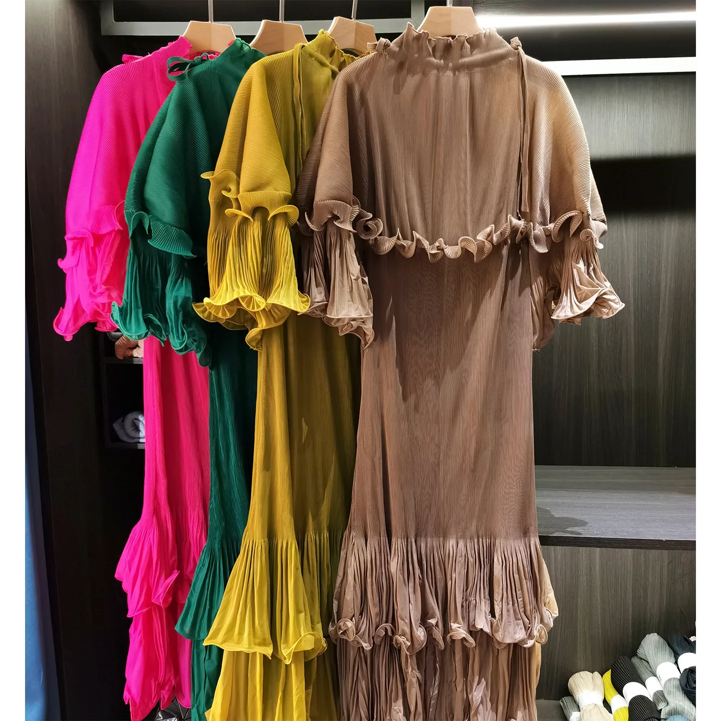 Miyake Spring Collection: Ruff - Vintage Collectible Bells ulasan dan harga