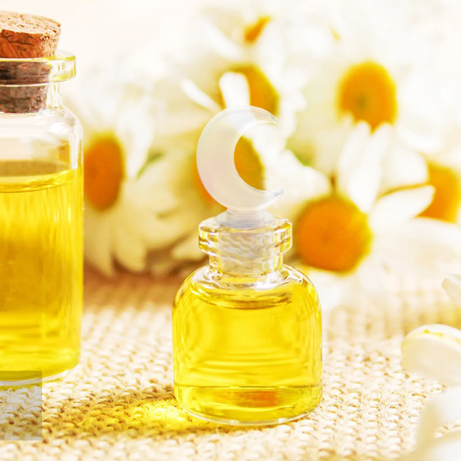 

5Pcs Moon Shaped Plastic Bottle Stopper Clear Retro French Aromatherapy Perfume Essential Oil Bottle Seal Replacement Caps