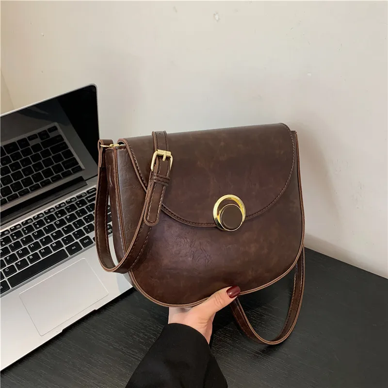 

2025 French Style Saddle Bag Vintage Shoulder Crossbody Purse Minimalist Niche Handbag Fashionable Autumn Winter Womens Bag