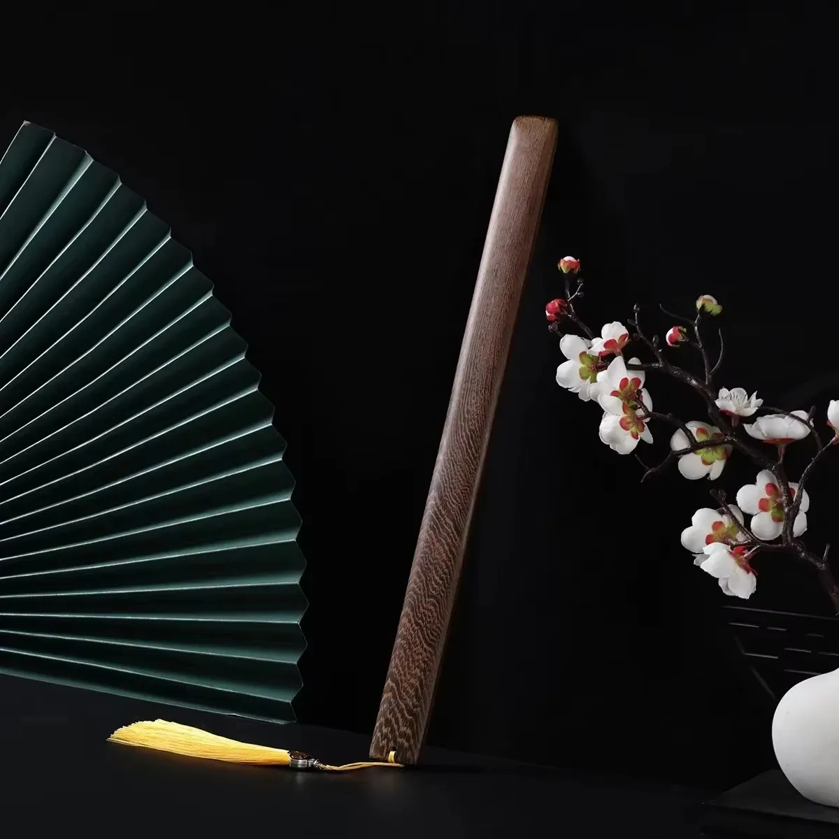 

Кнут из фиолетового сандалового дерева 40 см — роскошный укороченный укороченный вручную для верховой езды с кисточками и веслом летучей мыши