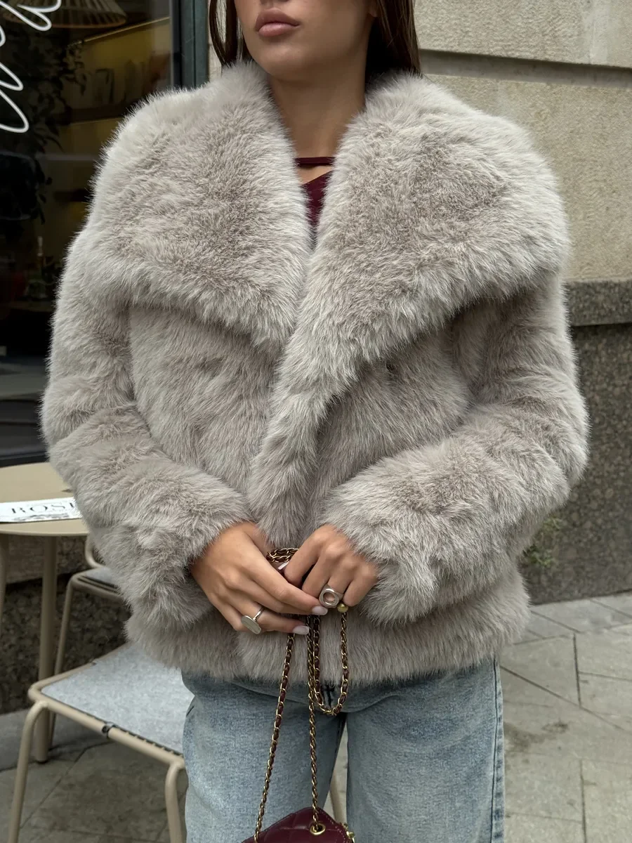 LIMO Ladies Short Faux Fur Jacket Big Shawl Collar Open Front Casual Fashion Loose Fit Plush Outer Coat