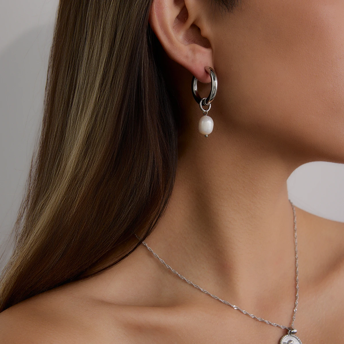 Yori Chic Freshwater Pearl Drop Earrings Water Resistant 18K PVD Plated Simple Sleek Metal Fashion Jewelry Bijoux Gift