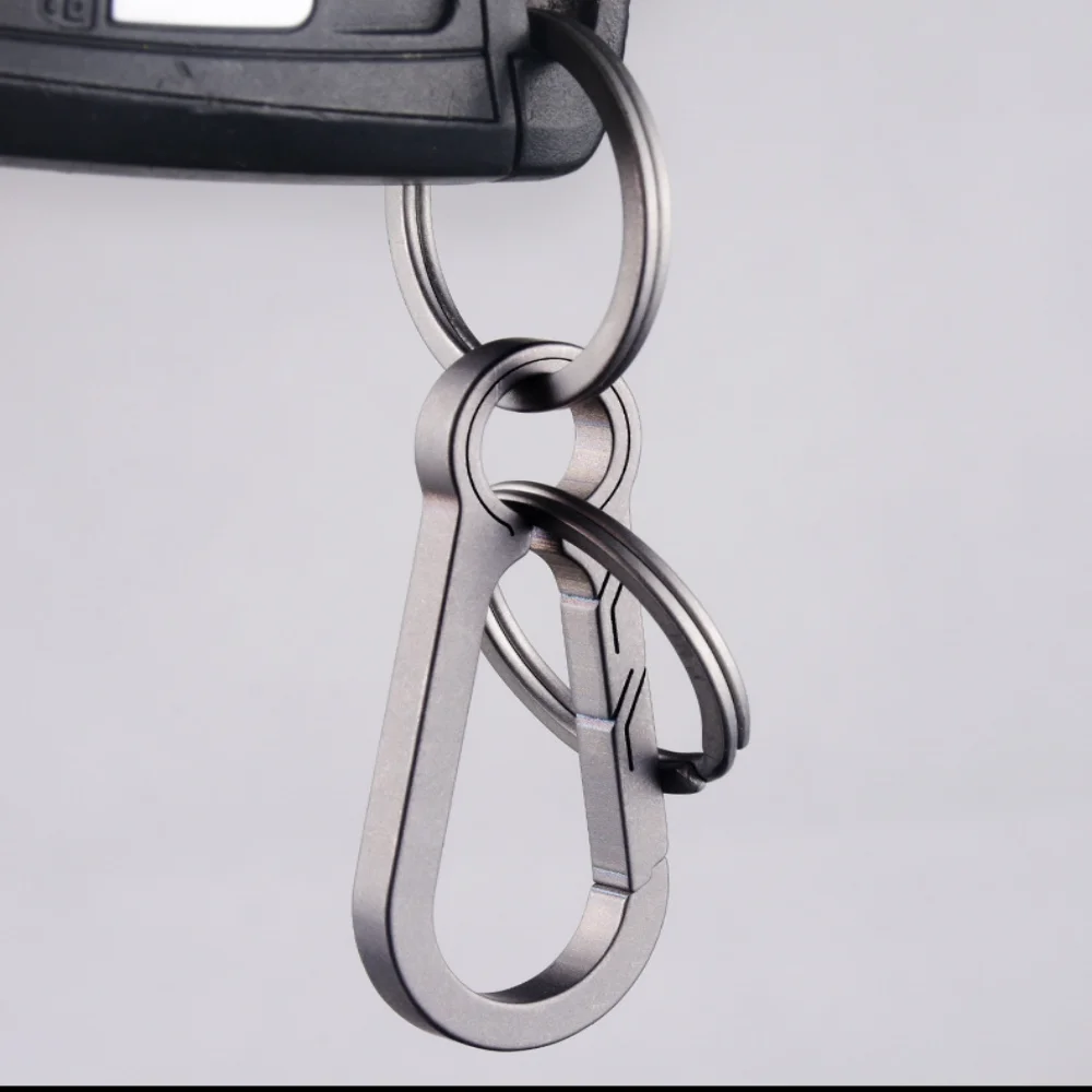 

Titanium Alloy Keychain With Bottle Opener Car Key Accessories Anti-Fingerprint Anti-Rust Key Ring Carabiner Key Chain Men Gift