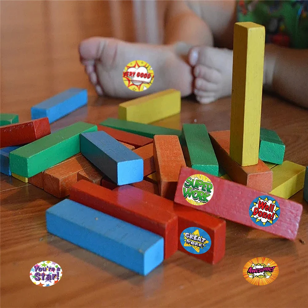 500 Buah Stiker Hadiah Kartun Inggris Gulung 1 Inci Label Segel Kata Lucu untuk Hadiah Sekolah Mainan Hadiah Anak-anak Stiker Hias