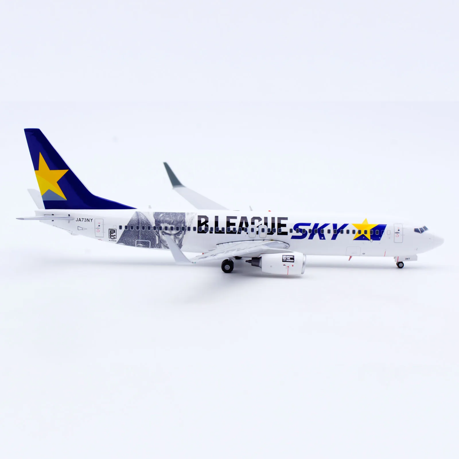 

EW2738009 Alloy Collectible Plane Gift JC Wings 1:200 Skymark Airlines Boeing B737-800 Diecast Aircraft Jet Model JA73NY