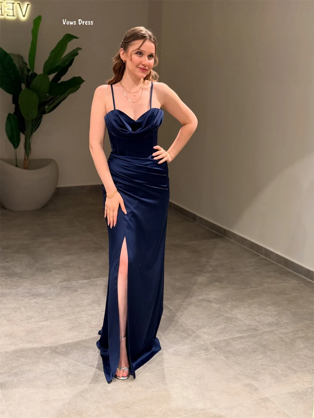 Vows Abiti da festa di lusso in tessuto di raso per occasioni speciali Abito da ballo Abito da ballo di lusso su misura 2025 Linea A Sling