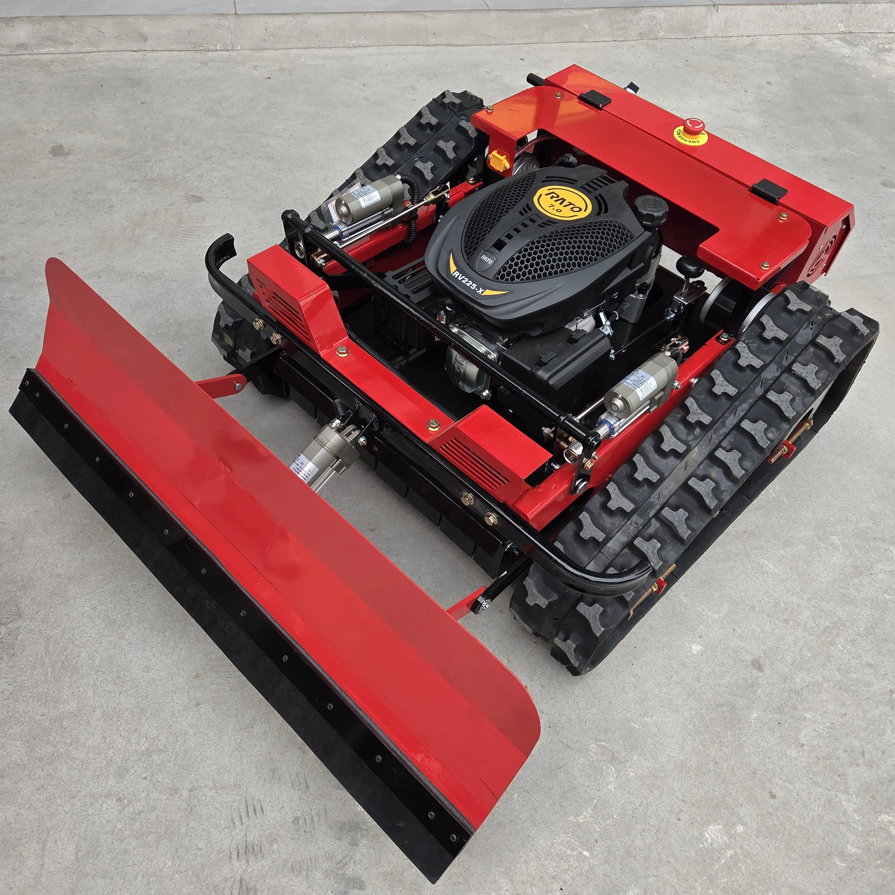 

The remote control lawn mower that can be equipped with a snow shovel and sprayer supports customer customization and OEM suppor