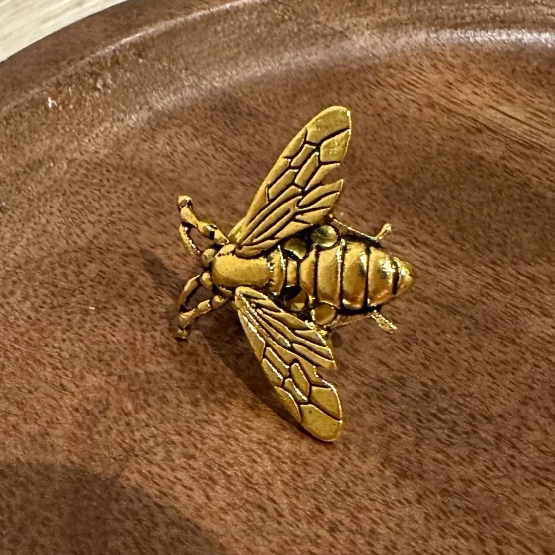 1 قطع الرجعية الإبداعية النحل على شكل بروش التعادل دبوس للجنسين دعوى الزفاف قميص طوق التبعي، مجوهرات أنيقة للرجال والنساء #6