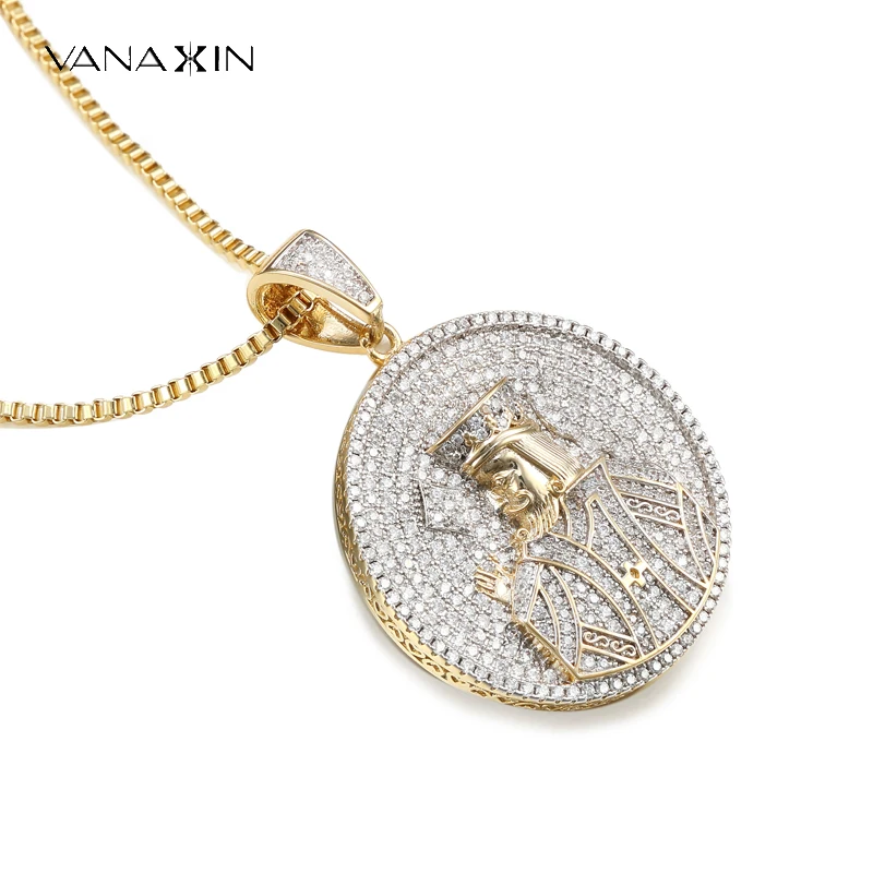 

VANAXIN Play Card K King Pendants Necklace For Men Hip Hop Round Iced Out Classic Jewelry Cubic Zircons Stone Pendants For Women