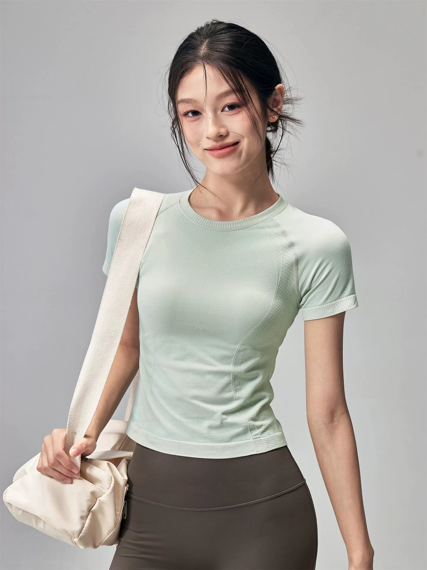 

Qui Dry Thin Yoga Sportswear ort Sve Women Summer Slim Fit Elastic Training Top Pilates Fitn Running T-irt