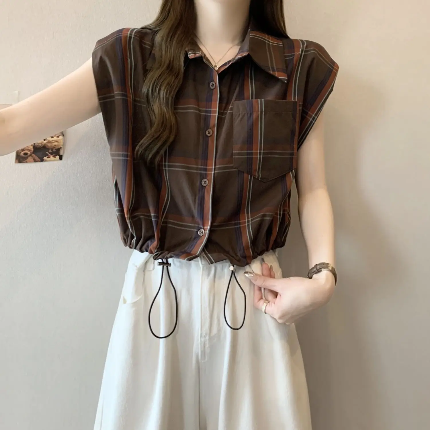 2024 New Vintage Casual Sleeveless Plaid Blouse Summer Fashion Shirring Turn-down Collar Shirts Ladies Fashion Buttons Top Tee