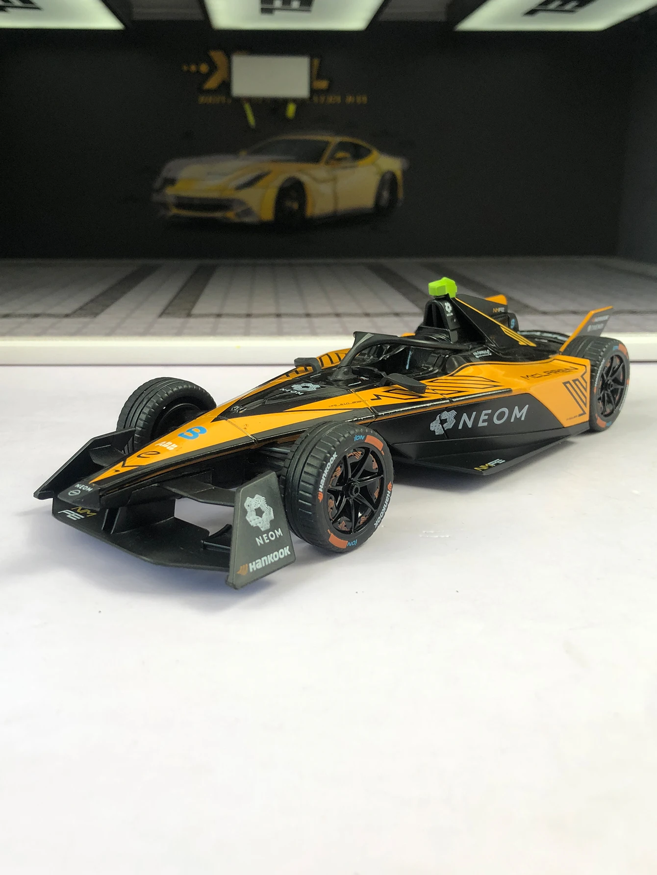 TSC 1:24 simulación de aleación de zinc el modelo de coche ABB FIA Fórmula E McLaren, adorno estático, coche de regalo coleccionable de metal