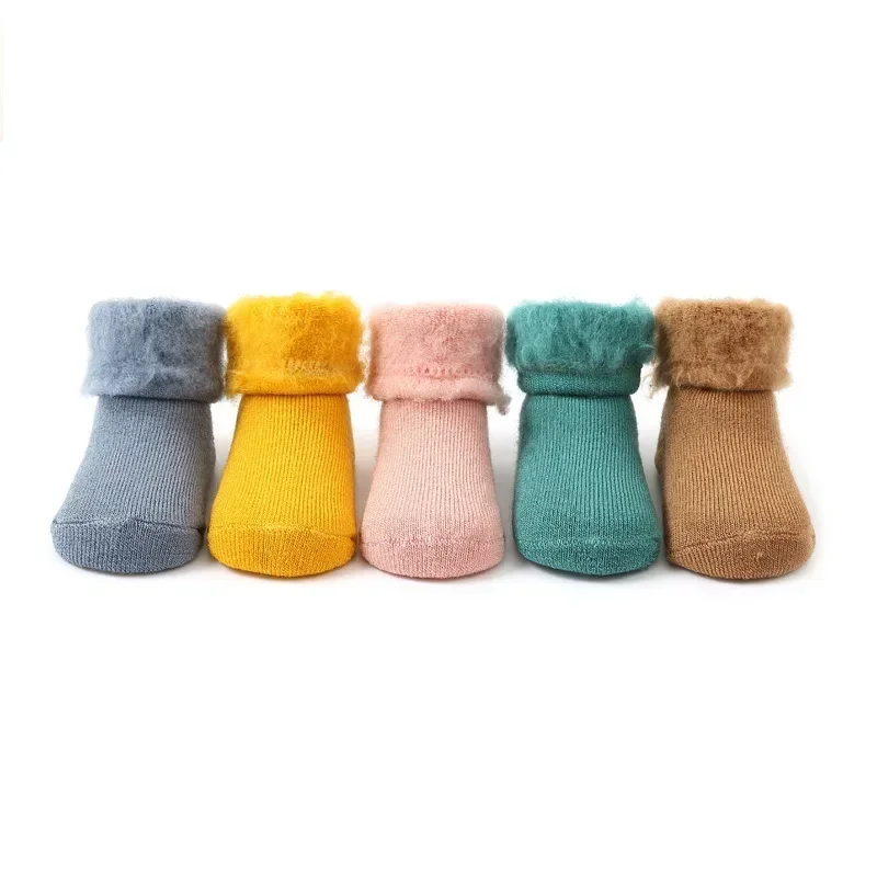 1 Paar Neugeborene Winter wärmer Socke für Baby Mädchen Einfachheit Bonbon Farbe Söckchen Baumwolle Plüsch Socke Kleinkind 0 bis 3 Jahre