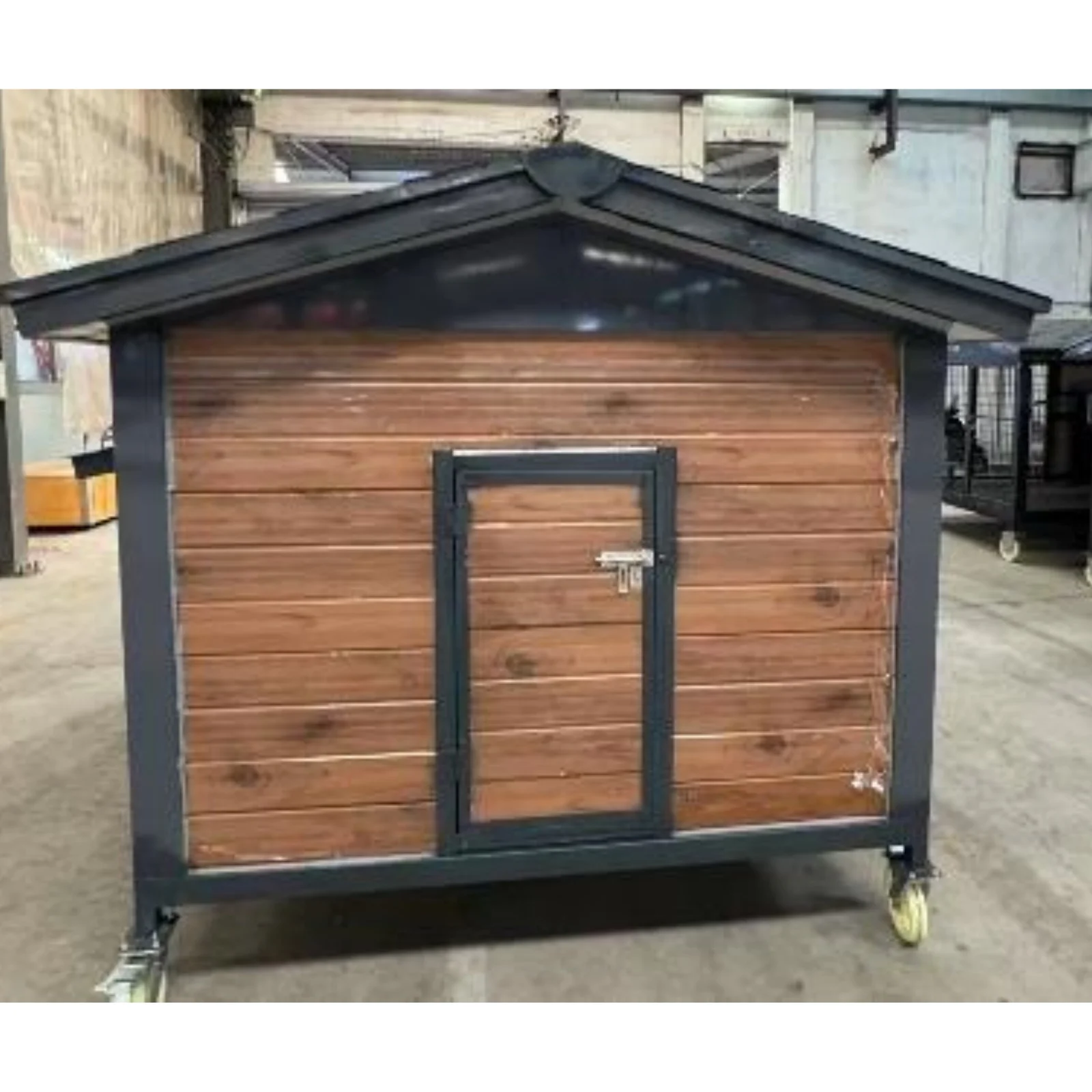 Insulated Outdoor Cat Cabin - Thermal Reflective Interior For Winter Garden Use