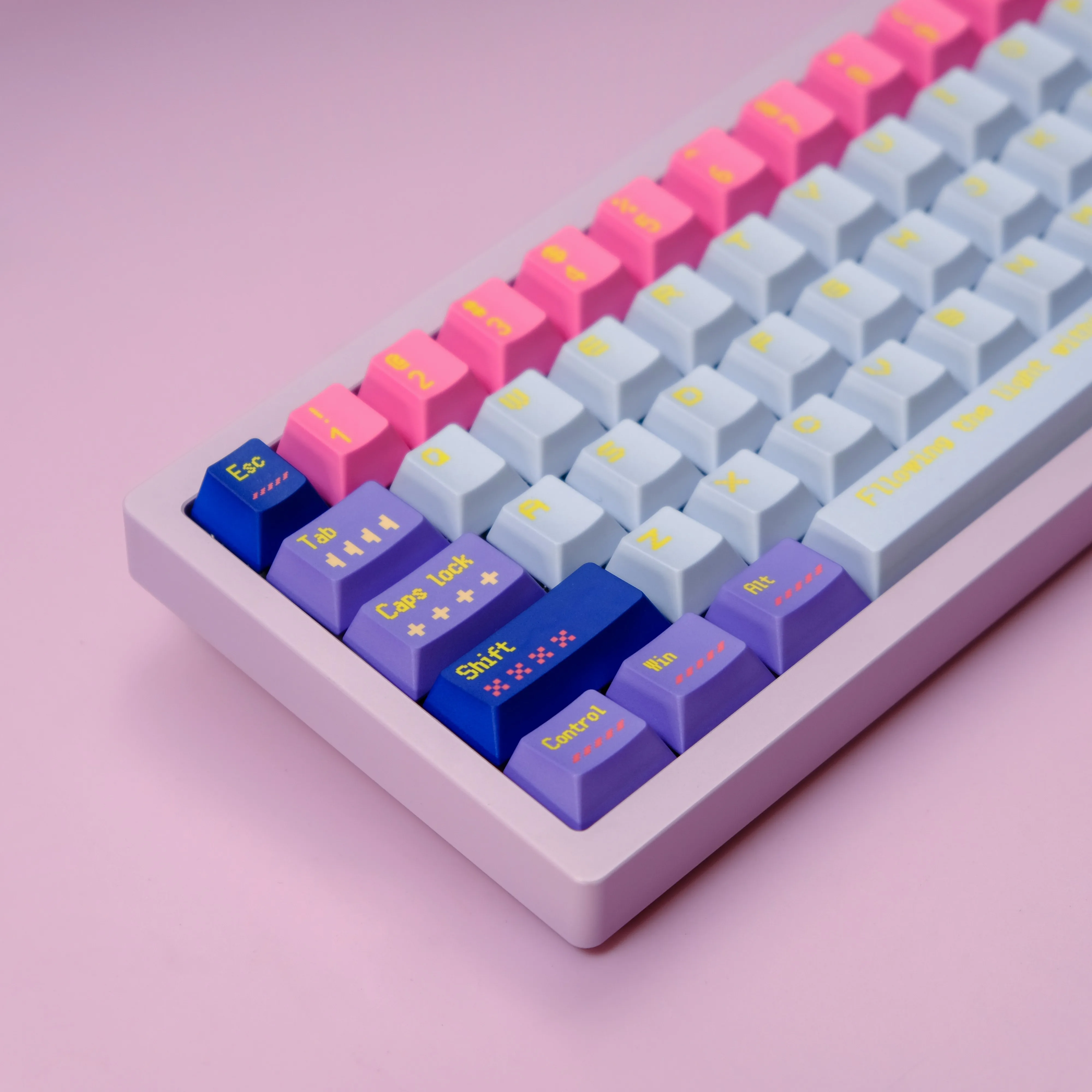 Keycap Profil Ceri PBT Sublimasi Termal Pixel Girl Set Keycaps