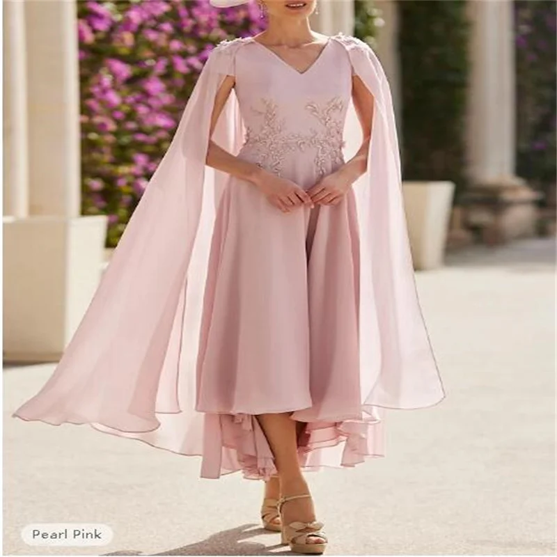 

A-Line Pink Cocktail Dresses Elegant Dress Wedding Guest Engagement Long Sleeve V Neck Capes Chiffon with Appliques 2024 New