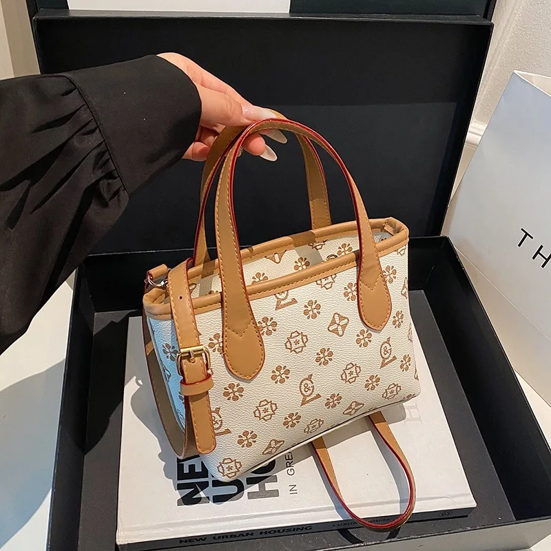 

2026 AW Women's Vintage Quilted Crossbody Bag, Soft Leather Tote, Multi-way Shoulder Purse with Chain Strap for Casual Dating