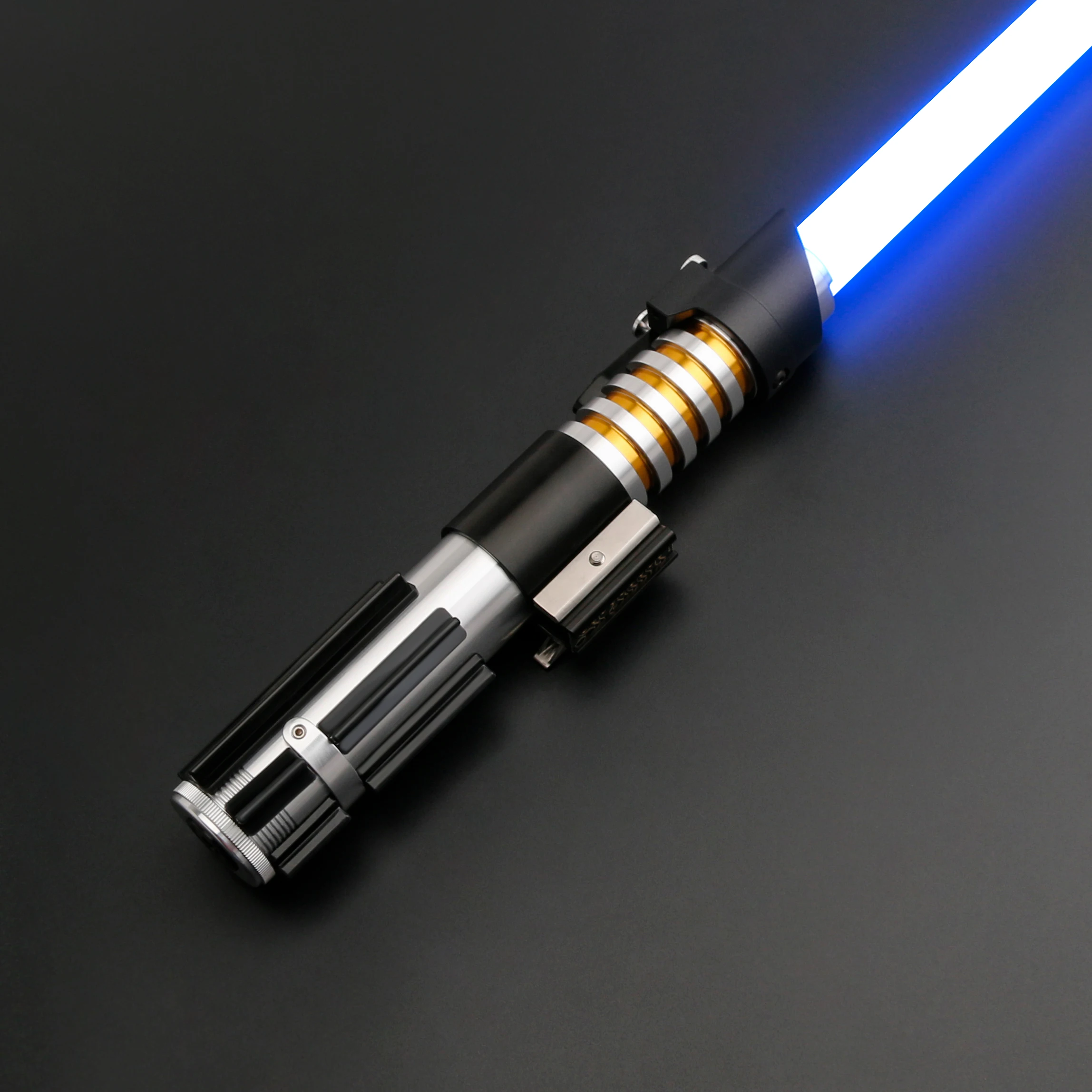 TXQSABER Elzar Sword Mann السلس يجلس القتالية GesturJEDI اللعب السلس سوينغ المعادن Lightsaber قوة توهج ضوء سكاي ووك هدية الليزر