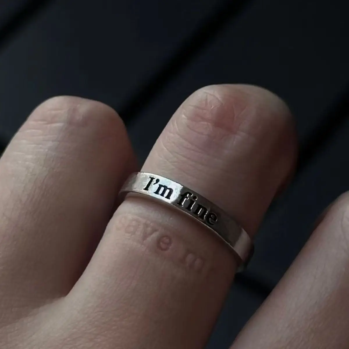 Anillo Abierto Ajustable con Letras Creativas Retro para Mujer, Joyería Punk Gótica, Accesorios Vintage, Anillo 'I'm Fine Save Me'