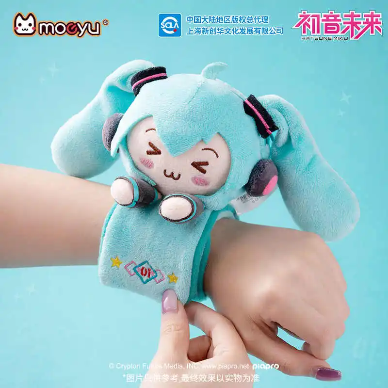 Hatsune miku mini carteira de armazenamento pulseira de pelúcia série olho estrabido saco de fone de ouvido bluetooth miku anime brinquedo de pelúcia periférico