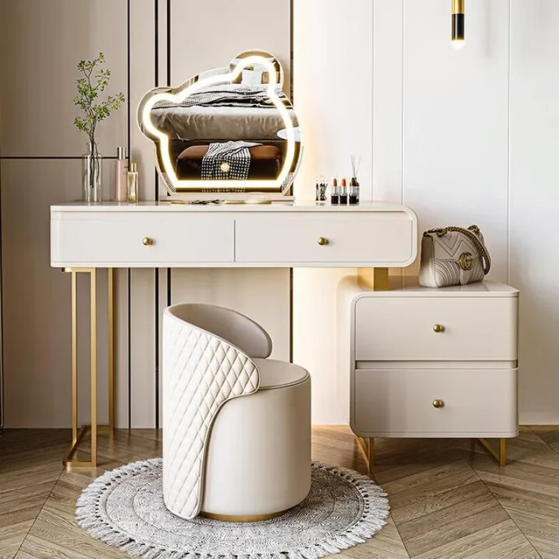 Cómoda de lujo ligera, buen material.