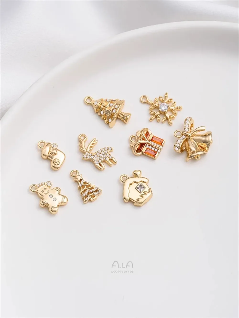 14K Gold-Color Snowflake Snowman Bell Gift Box Deer Christmas Tree Series Pendant Hand-made DIY Jewelry Charms Pendant K592