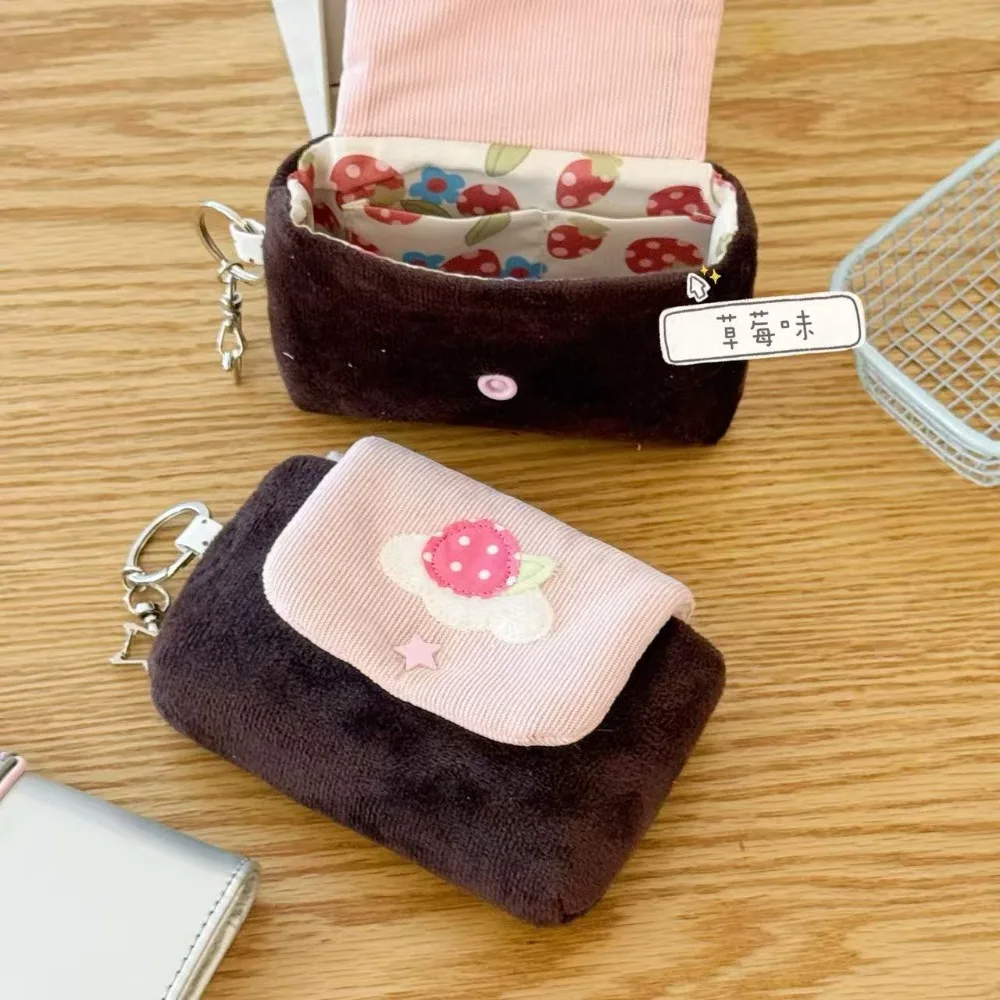 Retro Strawberry Coin Purse for Women Cute Vintage Small Wallet Card Holder for Girl Portable Earphone Case Makeup Storage Pouch