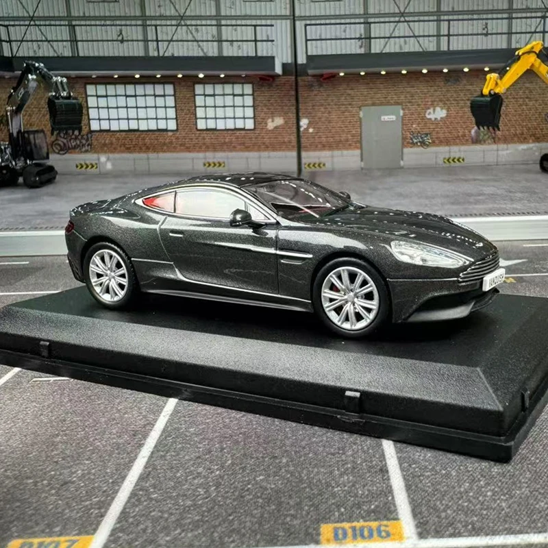 OXFORD 1:43 Scale Diecast Alloy Aston Martin Vanquish Coupe Toys Cars Model Classic Nostalgia Adult Gift Souvenir Static Display