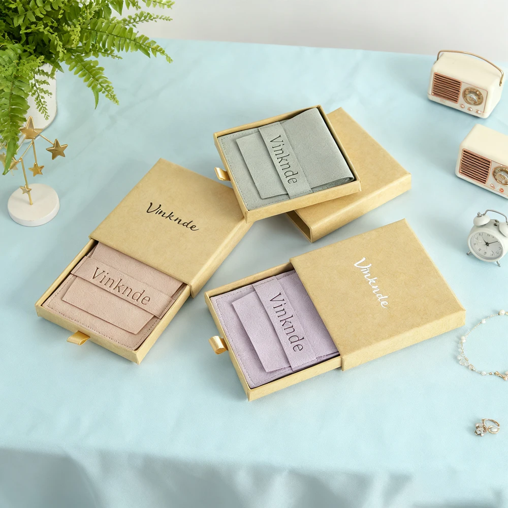 

Custom Brown Drawer Boxes Fashion Logo Printed Packaging Set Bag for Necklaces Earrings Microfiber Envelope Pouch Cosmetic Boxes