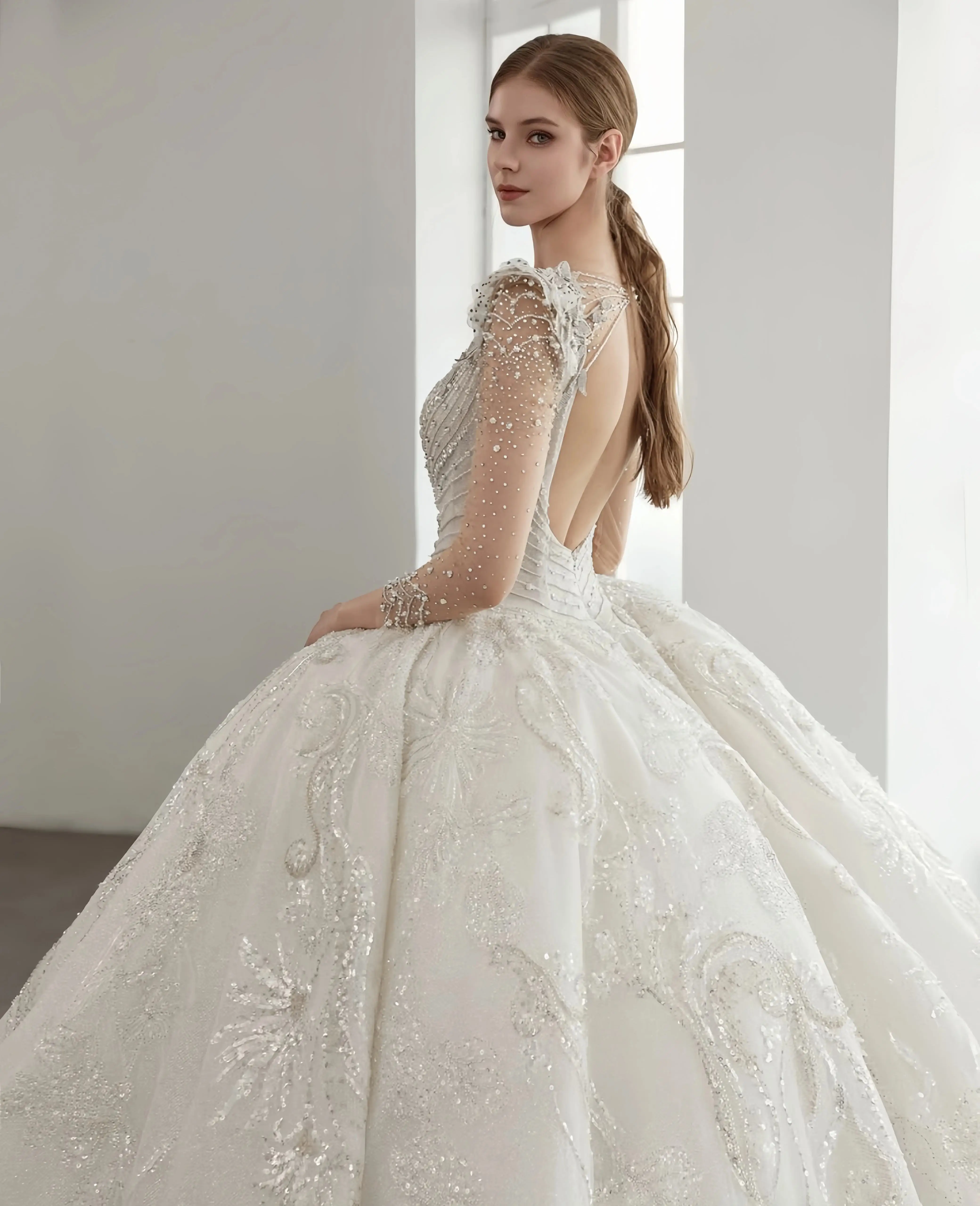 Customzied Exquisite V-neck long-sleeved Ball Gown beaded luxury wedding dress vestidos de novia amanda novias