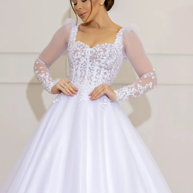 

Customized simple ivory white V-neck Spaghetti Appliques Wedding Dresses of A-line beads decal Bridal Gowns Made