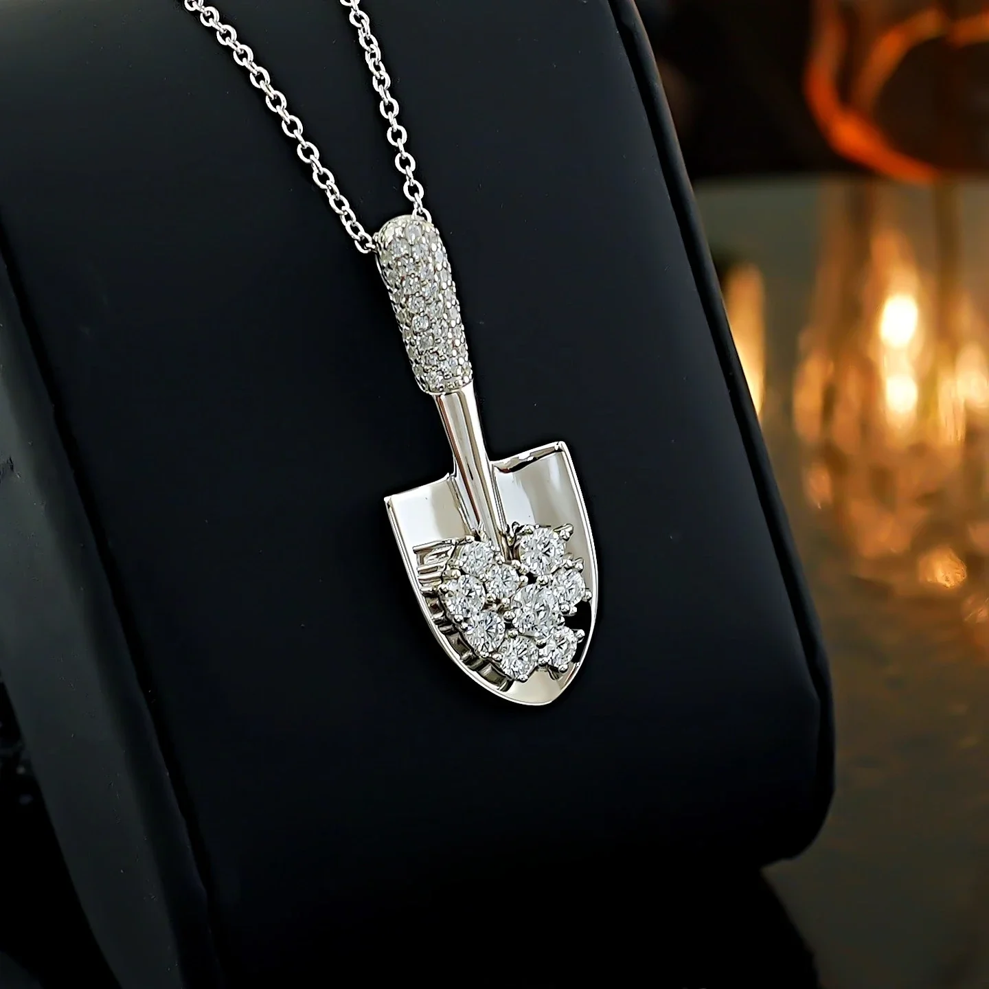 

The new "Golden Shovel" is a luxurious Jewelry set in gold and S925 silver plated necklace