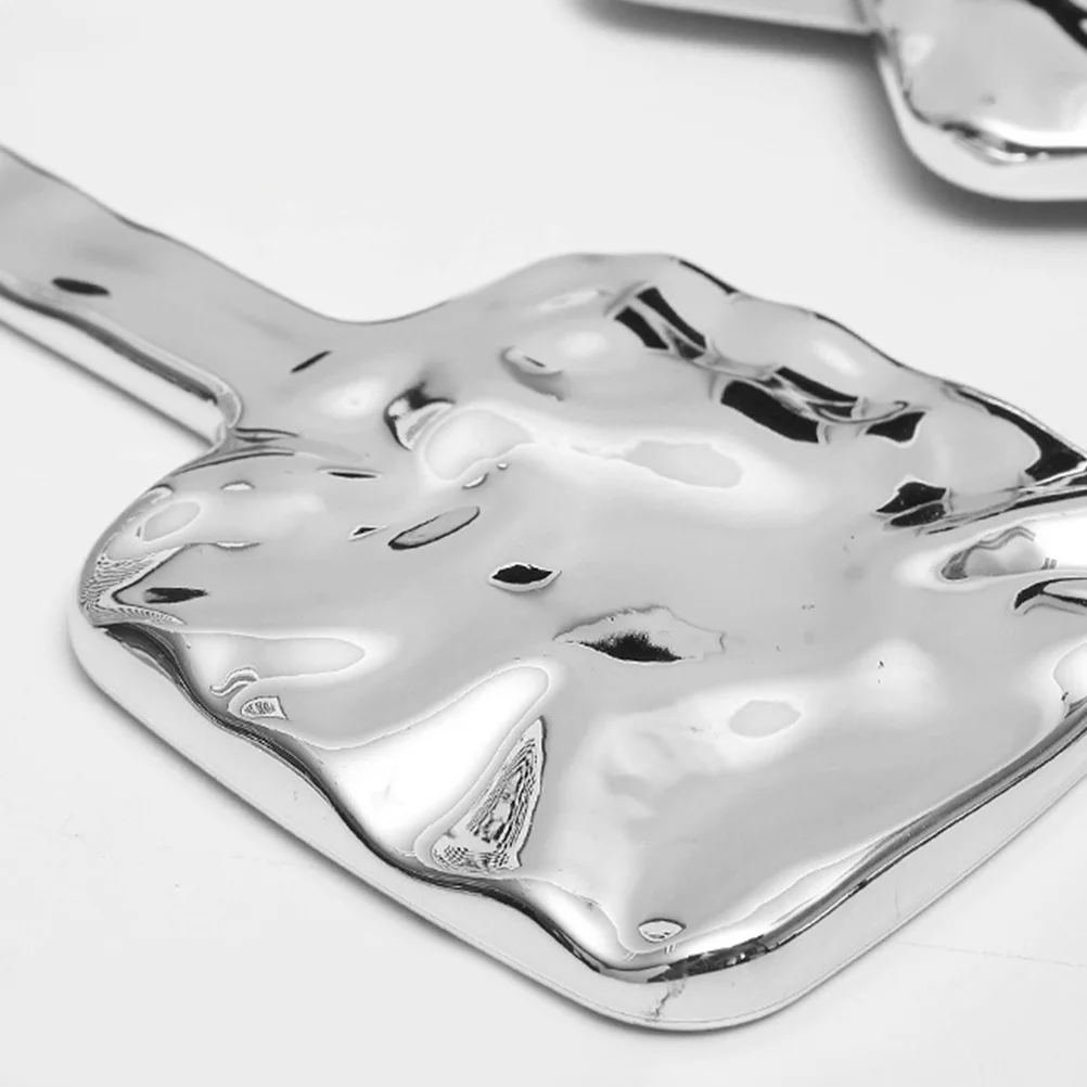 Espejo de maquillaje de mano Superficie reflectante portátil de alta definición Acabado galvanizado Accesorio elegante para mujeres Niñas Plata