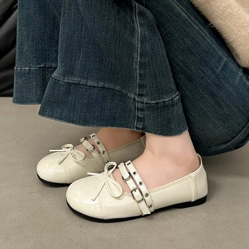 

Spring Shallow Slip On Women Flats Comfortable Round Toe Soft Sole Shoes Street Style Ladies Eelgant Dress Shoes