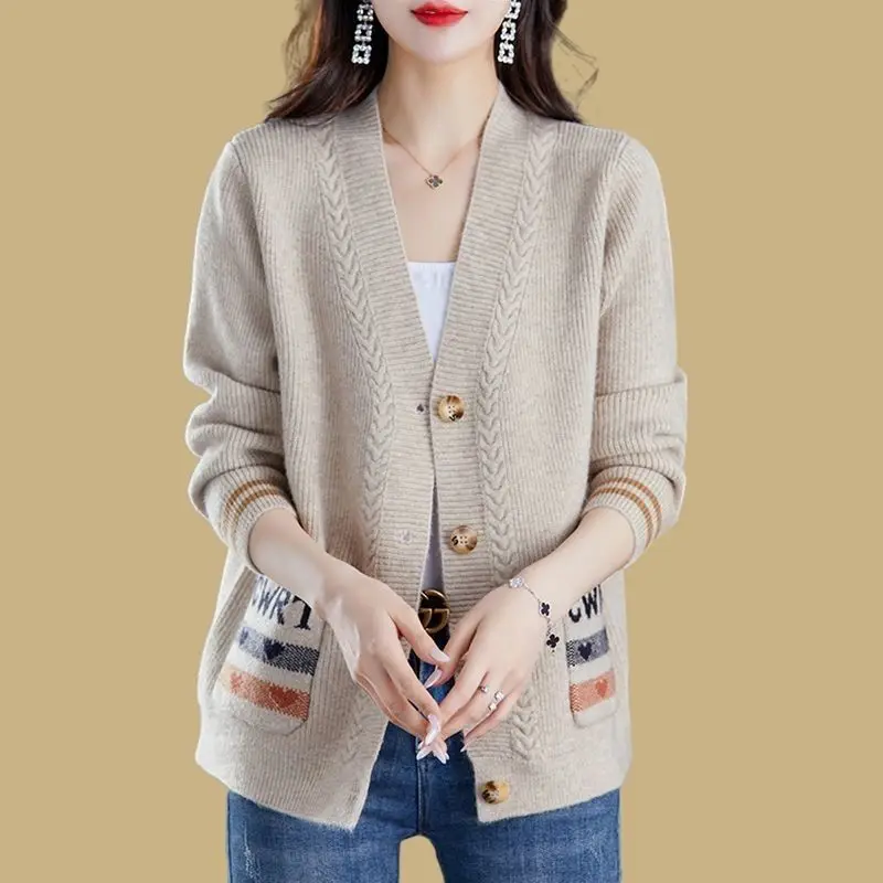 

Women's Spring Autumn Fashion V-neck Button Colored Jacquard Pocket Casual Versatile Long Sleeve Loose Sweater Knitted Tops