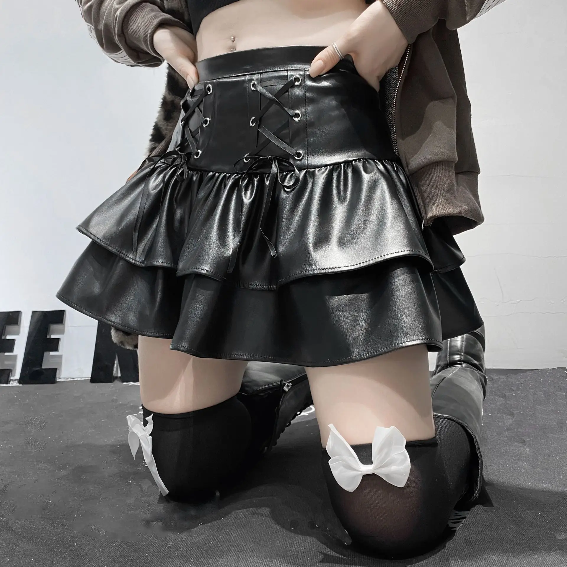 

Dark Style Crossed Belt Slimming Half-length PU Leather Skirt with Zipper And Pleats Short Skirt for Women