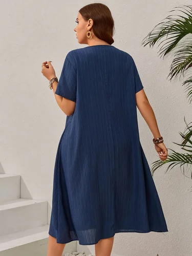 Imagen 2 del producto Vestido Holgado Azul Marino de Verano para Mujer Talla Grande - Falda Midi Irregular que Estiliza la Figura para Damas Curvilíneas, Elegante y Casual Corte A